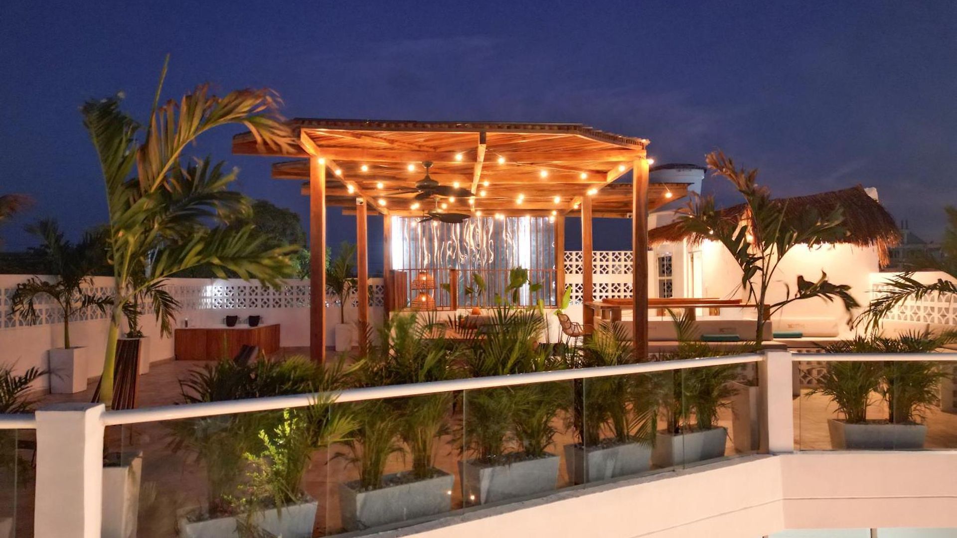 Casa De Playa Privada Con Piscina, Jacuzzi Y Rooftop